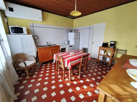 Villa lumineuse à 300m de la plage, 5min de l'océan en vélo, jardin et terrasse, proche commerces - Photo 3