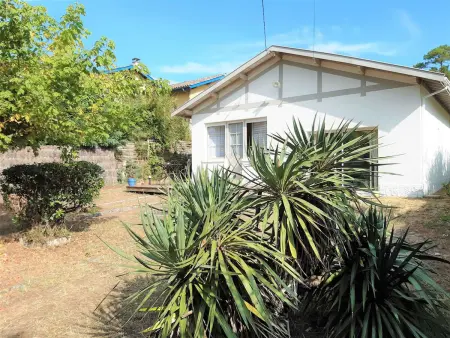 Villa lumineuse à 300m de la plage, 5min de l'océan en vélo, jardin et terrasse, proche commerces - Photo 6