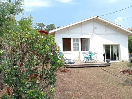 Villa lumineuse à 300m de la plage, 5min de l'océan en vélo, jardin et terrasse, proche commerces - Photo 7