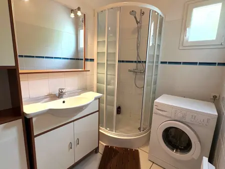 Villa lumineuse à 300m de la plage, 5min de l'océan en vélo, jardin et terrasse, proche commerces - Photo 8