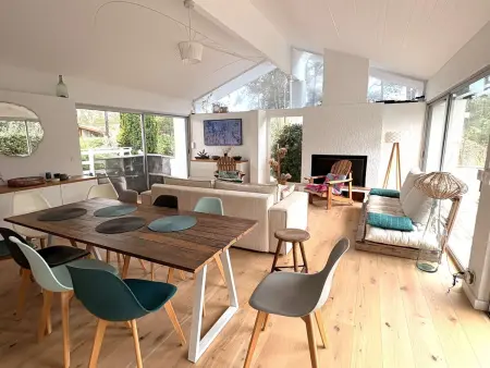 Magnifique villa lumineuse rénovée avec piscine chauffée, terrasses et jardin - Photo 2