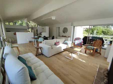 Magnifique villa lumineuse rénovée avec piscine chauffée, terrasses et jardin - Photo 6