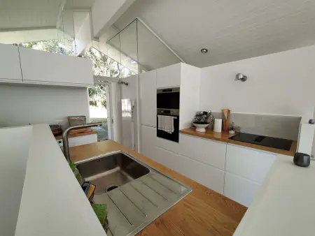 Magnifique villa lumineuse rénovée avec piscine chauffée, terrasses et jardin - Photo 9