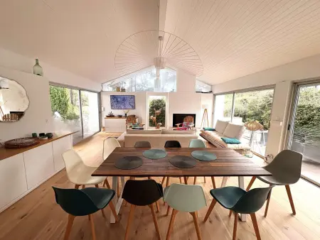 Magnifique villa lumineuse rénovée avec piscine chauffée, terrasses et jardin - Photo 28
