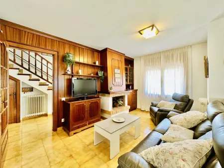 Maison familiale avec jardin et terrasse, proche plage, montagne et golf à Santa Cristina d’Aro - Photo 3