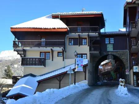 Studio rénové Montchavin proche commerces, pistes, avec balcon - Photo 10