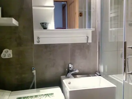 Studio rénové au pied des pistes avec Balcon et Wifi - Photo 10