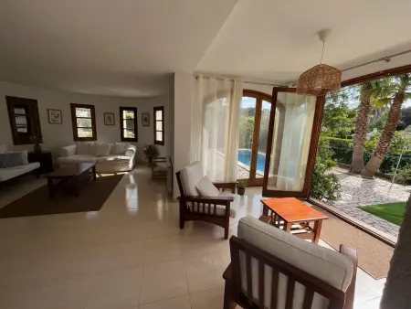 Villa Méditerranéenne avec Piscine, Jardin Privé, Proche Plage et Activités Costa Brava - Photo 8