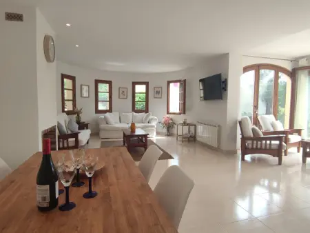 Villa Méditerranéenne avec Piscine, Jardin Privé, Proche Plage et Activités Costa Brava - Photo 10