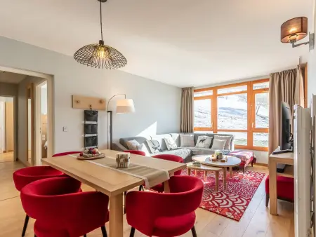 Appartement moderne 4 pièces avec piscine, spa, parking et accès direct aux pistes - Photo 2