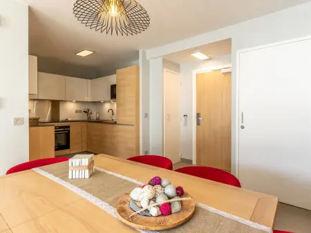 Appartement moderne 4 pièces avec piscine, spa, parking et accès direct aux pistes - Photo 9