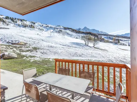 Appartement moderne 4 pièces avec piscine, spa, parking et accès direct aux pistes - Photo 14