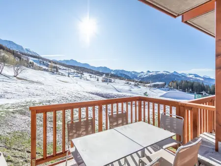 Appartement moderne 4 pièces avec piscine, spa, parking et accès direct aux pistes - Photo 19