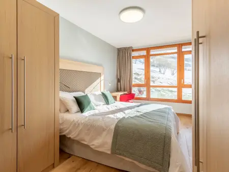 Appartement moderne 4 pièces avec piscine, spa, parking et accès direct aux pistes - Photo 20