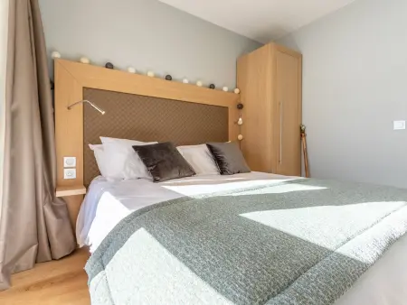 Appartement moderne 4 pièces avec piscine, spa, parking et accès direct aux pistes - Photo 23