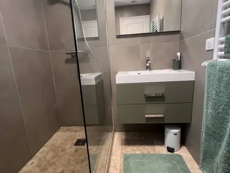 Maison rénovée avec jardin et climatisation, proche vignes - Photo 10
