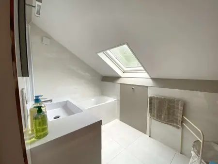Villa rénovée avec terrasses, proche forêt - 8 pers, calme, wifi et ménage inclus - Photo 9
