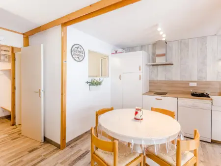Apt rénové 2* pour 4/5p à Montchavin, proche pistes et commerces, parking gratuit - Photo 2
