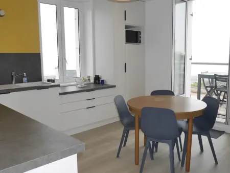 Appartement centre avec terrasse vue sur mer, animaux acceptés - Photo 4