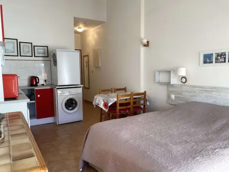 Studio cosy avec terrasse, parking, proche thermes - Balaruc-les-Bains - Photo 2