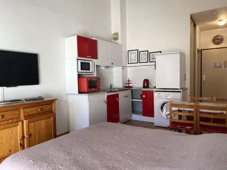 Studio cosy avec terrasse, parking, proche thermes - Balaruc-les-Bains - Photo 3