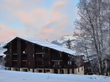 Duplex cosy 6 pers à 150m des pistes avec parking gratuit, balcon, appareils à raclette et fondue - Photo 12