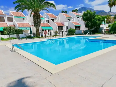 Charmant Bungalow à Adeje avec Terrasses Privées, Proche Plage de Torviscas et Commodités - Photo 1