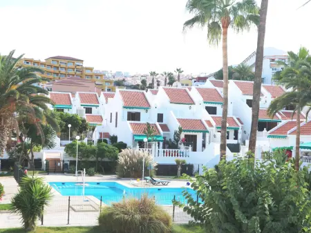 Charmant Bungalow à Adeje avec Terrasses Privées, Proche Plage de Torviscas et Commodités - Photo 2