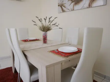 Charmant Bungalow à Adeje avec Terrasses Privées, Proche Plage de Torviscas et Commodités - Photo 17