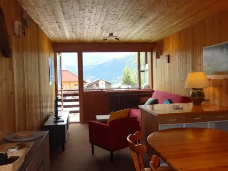 Appartement cosy 5 pers., centre Cernix, proche pistes, commerces, navette, parking, balcon & terrasse - Photo 1