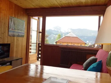 Appartement cosy 5 pers., centre Cernix, proche pistes, commerces, navette, parking, balcon & terrasse - Photo 2