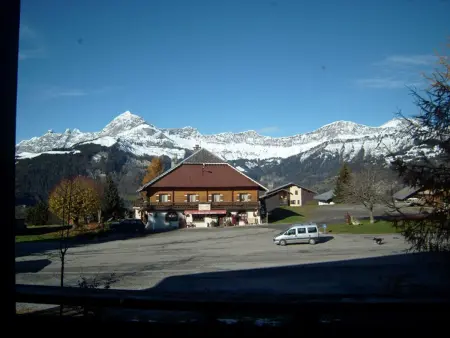 Appartement cosy 5 pers., centre Cernix, proche pistes, commerces, navette, parking, balcon & terrasse - Photo 9