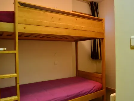 Appartement cosy à Montchavin, ski au pied, 2 pièces, terrasse, parking inclus, proche commerces. - Photo 3