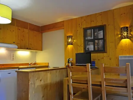 Appartement cosy à Montchavin, ski au pied, 2 pièces, terrasse, parking inclus, proche commerces. - Photo 4
