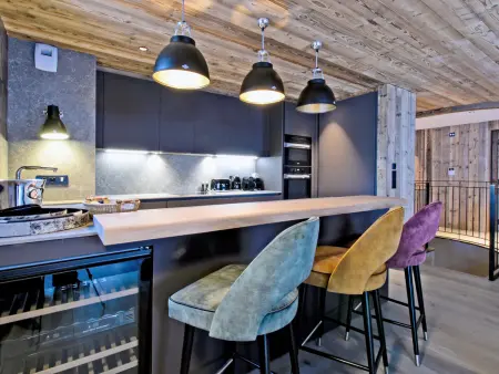 Luxueux Appartement 5 Chambres avec Spa et Terrasse Spacieuse au Rond Point des Pistes, Les Allues - Photo 2