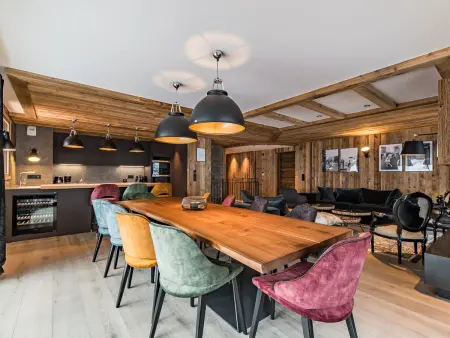Luxueux Appartement 5 Chambres avec Spa et Terrasse Spacieuse au Rond Point des Pistes, Les Allues - Photo 10