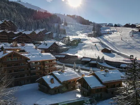 Luxueux Appartement 5 Chambres avec Spa et Terrasse Spacieuse au Rond Point des Pistes, Les Allues - Photo 34