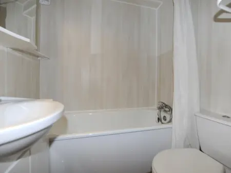 Studio confortable avec balcon, départ skis aux pieds - Photo 5