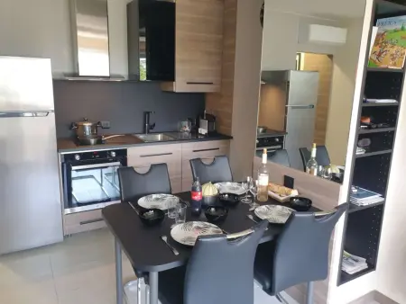 Studio Cabine 4 Pers avec Aperçu Mer, Proche Plage, Terrasse, Parking Privé et Clim à Fréjus - Photo 1