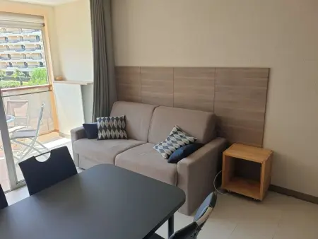 Studio Cabine 4 Pers avec Aperçu Mer, Proche Plage, Terrasse, Parking Privé et Clim à Fréjus - Photo 2