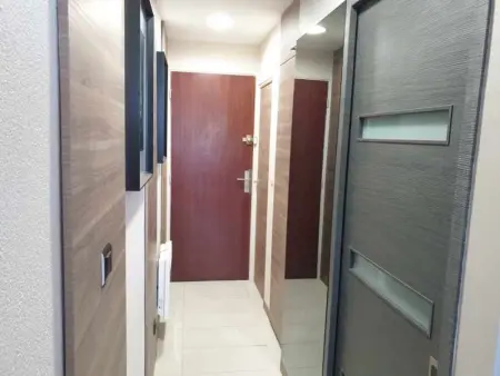 Studio Cabine 4 Pers avec Aperçu Mer, Proche Plage, Terrasse, Parking Privé et Clim à Fréjus - Photo 7