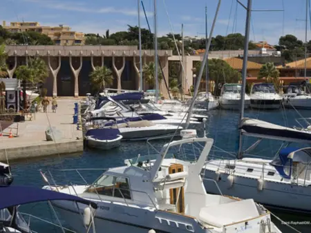 Studio Cabine 4 Pers avec Aperçu Mer, Proche Plage, Terrasse, Parking Privé et Clim à Fréjus - Photo 18