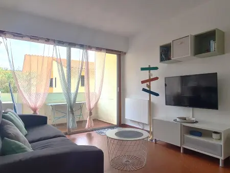 Appartement T2 avec Terrasse et Parking Privé près de la Plage - Photo 1