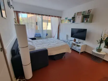 Appartement T2 avec Terrasse et Parking Privé près de la Plage - Photo 4