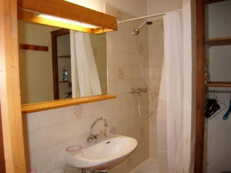 Studio-cabine 4 personnes avec parking à Crest-Voland - Photo 4