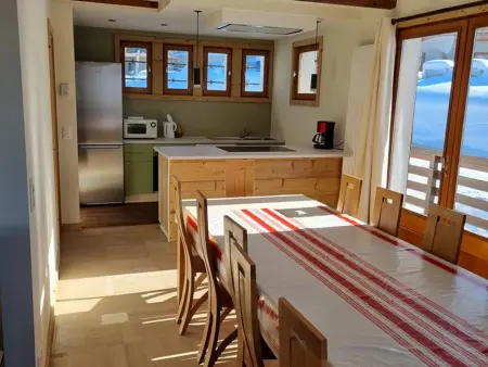 Grand chalet 11 pers, 4 chambres, Sud, proche ski - Photo 1