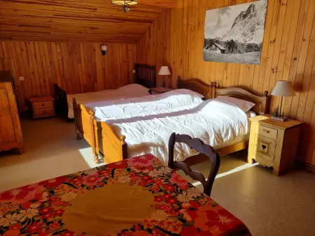 Grand chalet 11 pers, 4 chambres, Sud, proche ski - Photo 7
