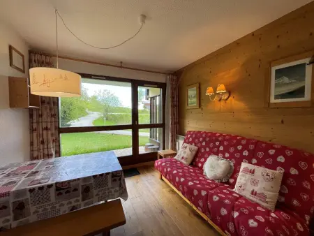 Studio cosy rez de chaussée 4 pers. près des pistes, équipé avec terrasse et parking. - Photo 1