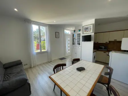 Appartement cosy avec terrasse, jardin et parking à 200m de la plage - Photo 2