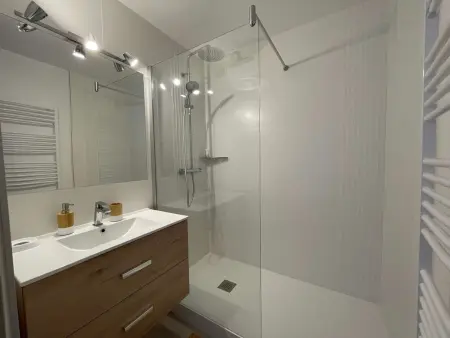 Appartement lumineux, piscine chauffée, parking privatif - Photo 17